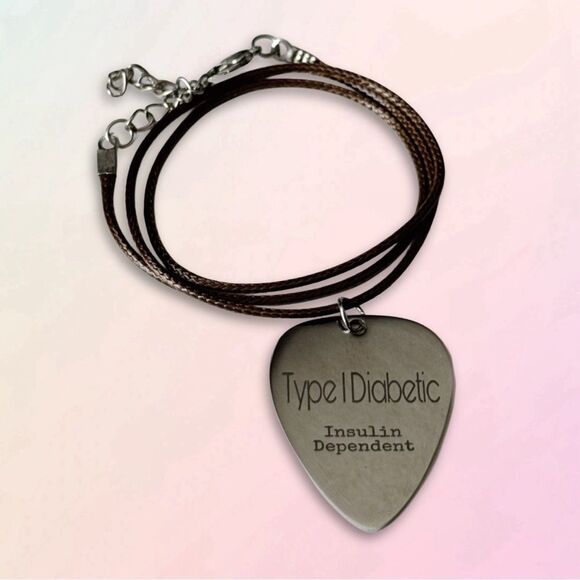 T1D Medical Alert, Guitar Pick Charm & Adjustable Rope, Unisex, NEW - Picture 1 of 11